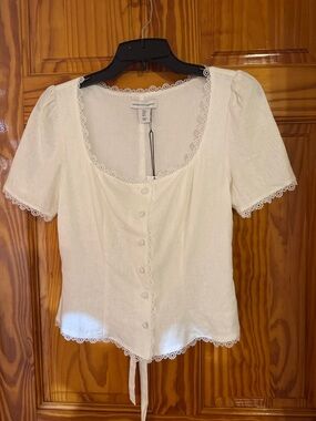 cupcakes & cashmere Cream Lace-Trim Button Front Blouse